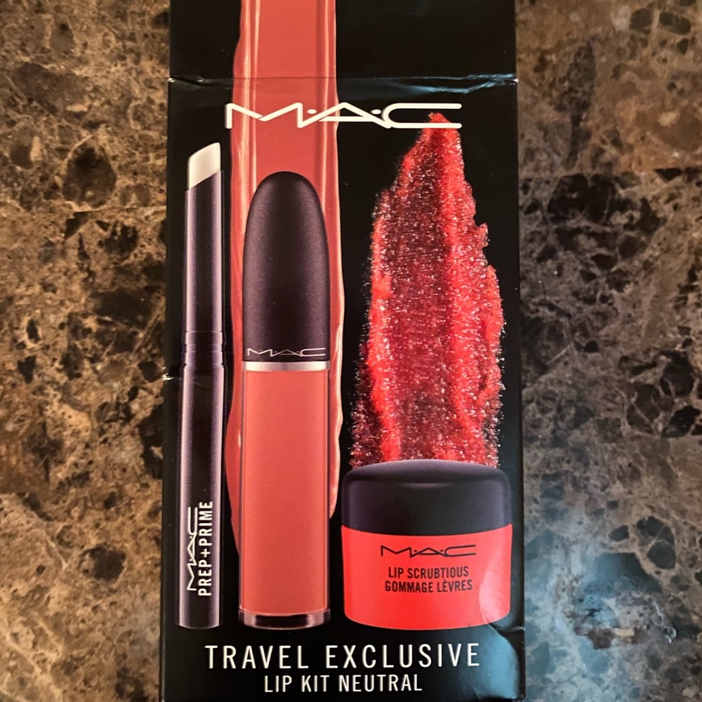 Mac travel exclusive lip kit